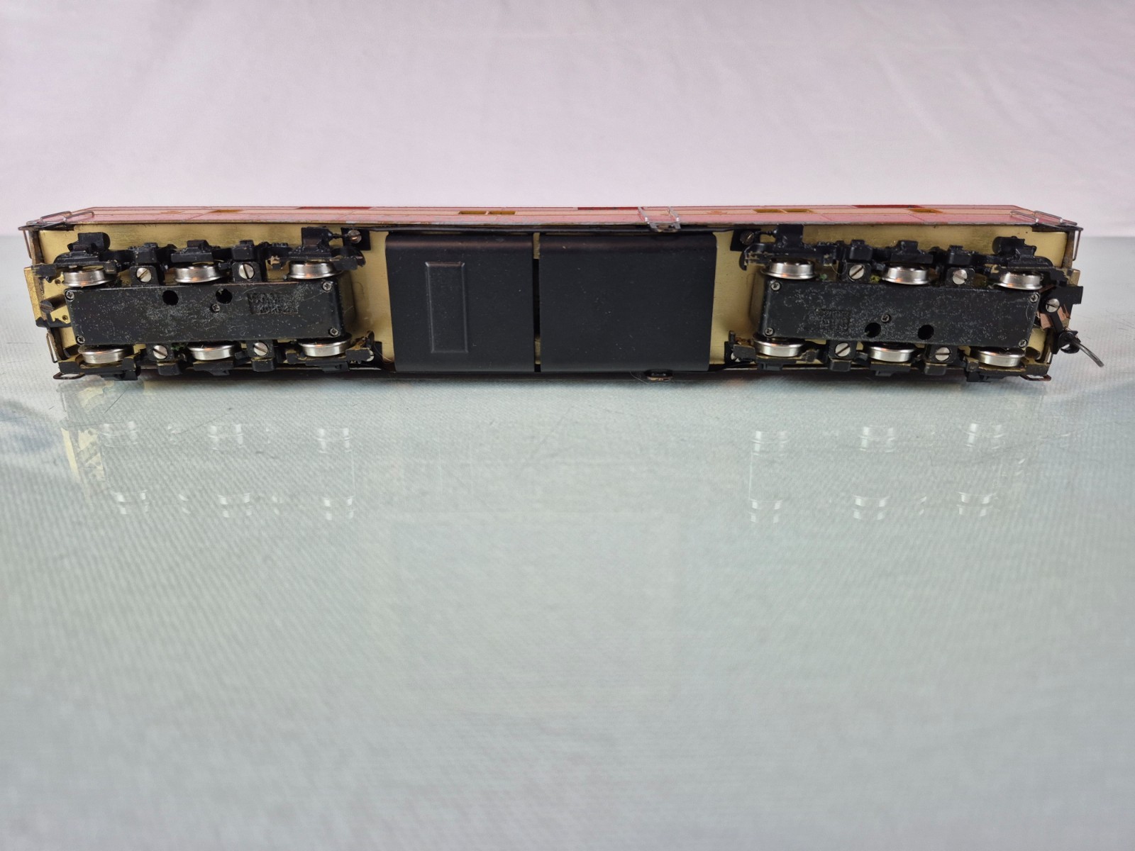 HO BRASS ORIENTAL LIMITED EMD E7A/B 2000HP STD W/LARGE # BOARDS POWERED