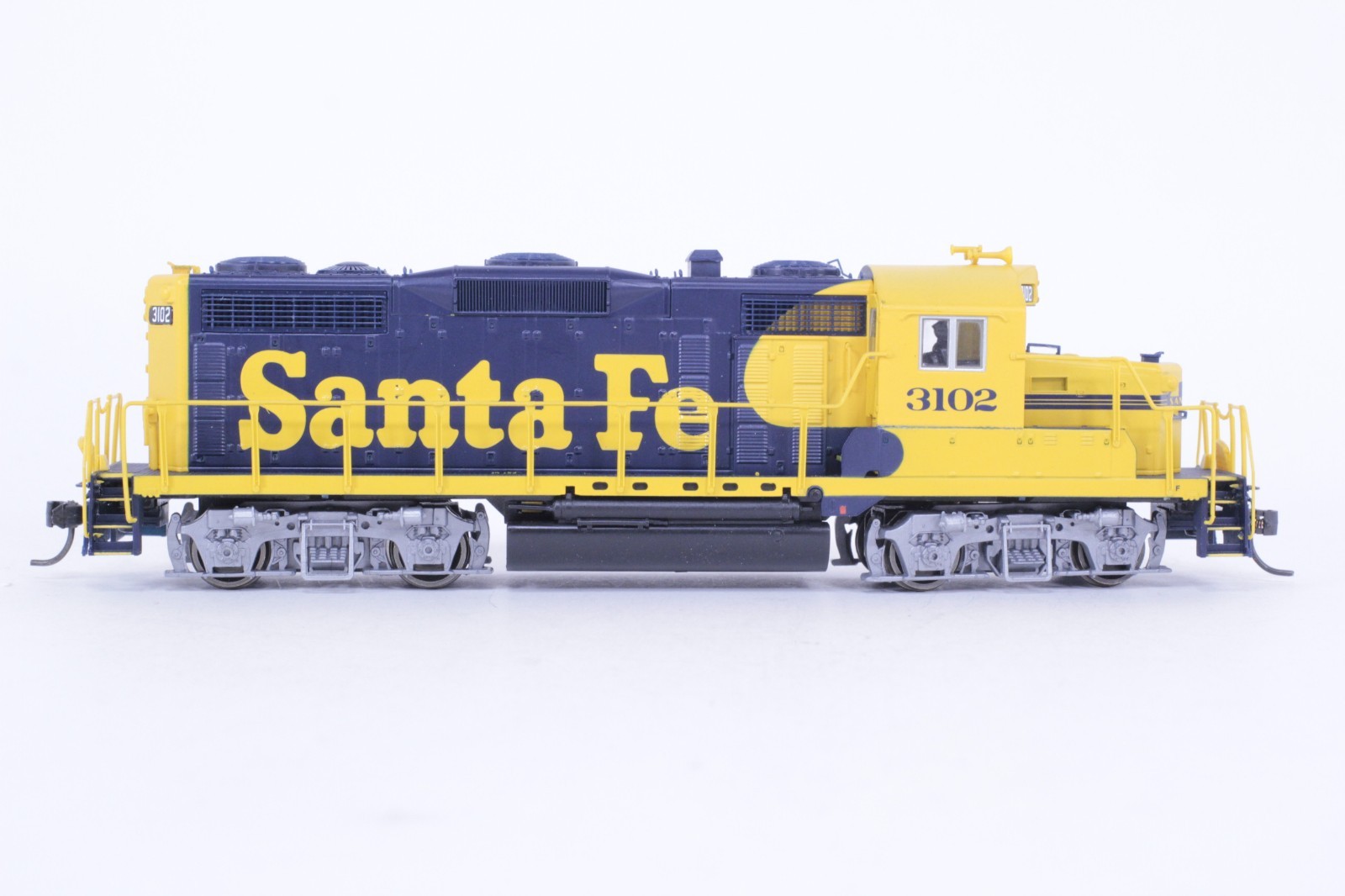 Proto 2000 HO Scale Santa Fe #3102 GP20 DC Powered Locomotive New Gears