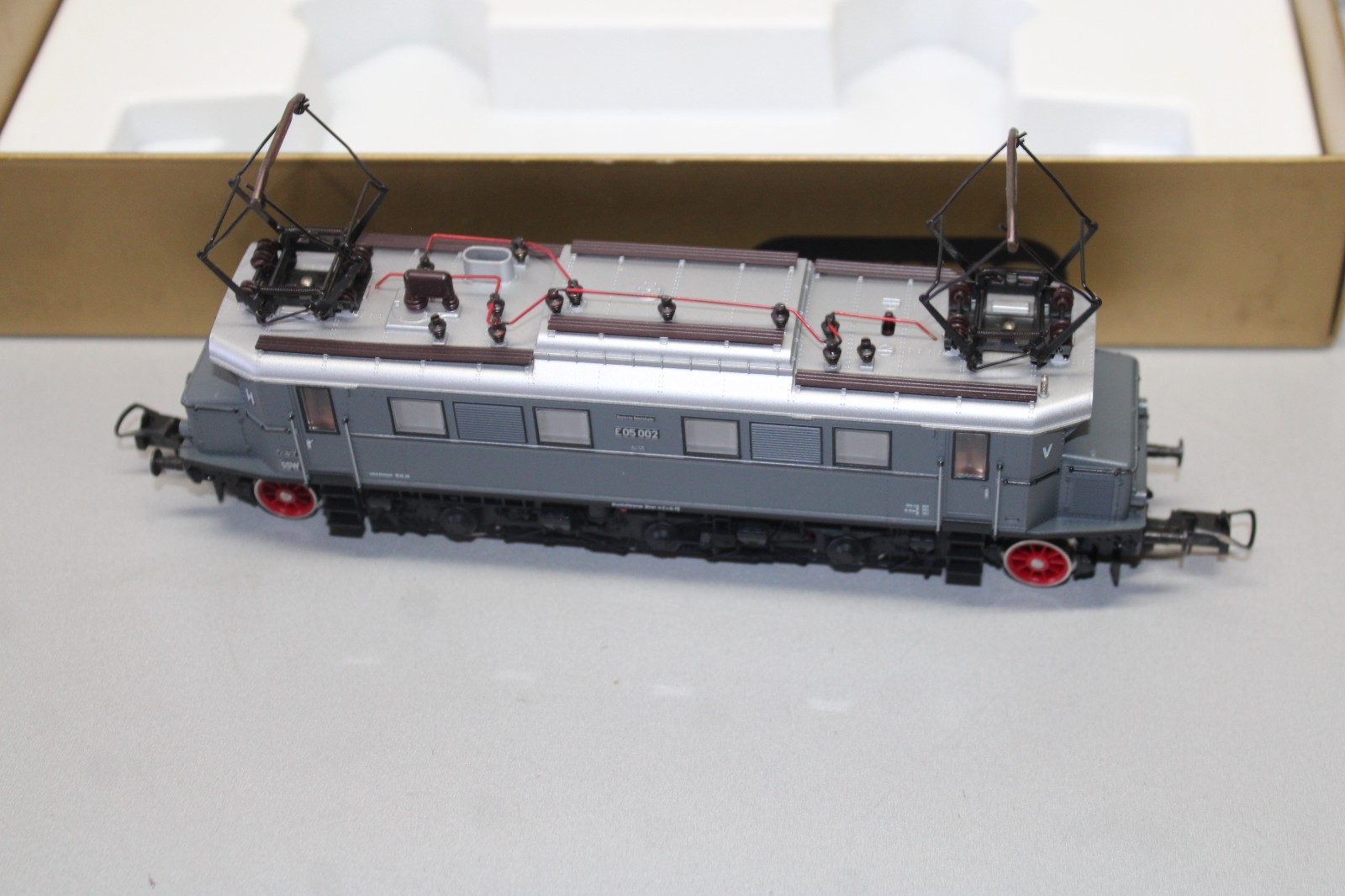 Trix 2439 Electric Locomotive Series E05 002 DRG Spur H0 Original Packaging