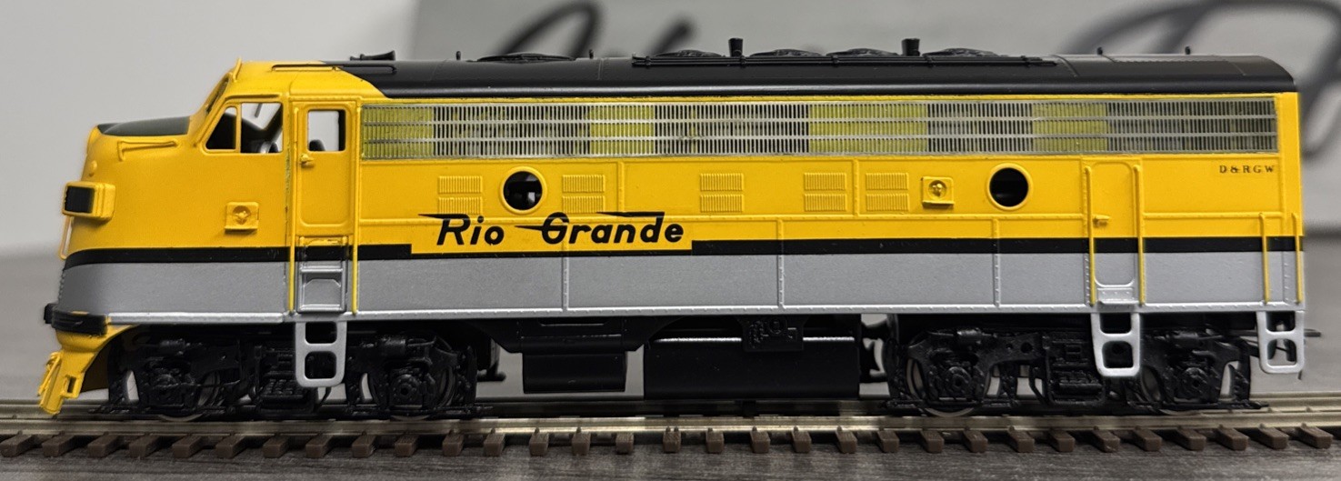 Oriental Limited HO Brass #P945A EMD F9A 1750HP D&RGW – Factory Painted & LNIB!