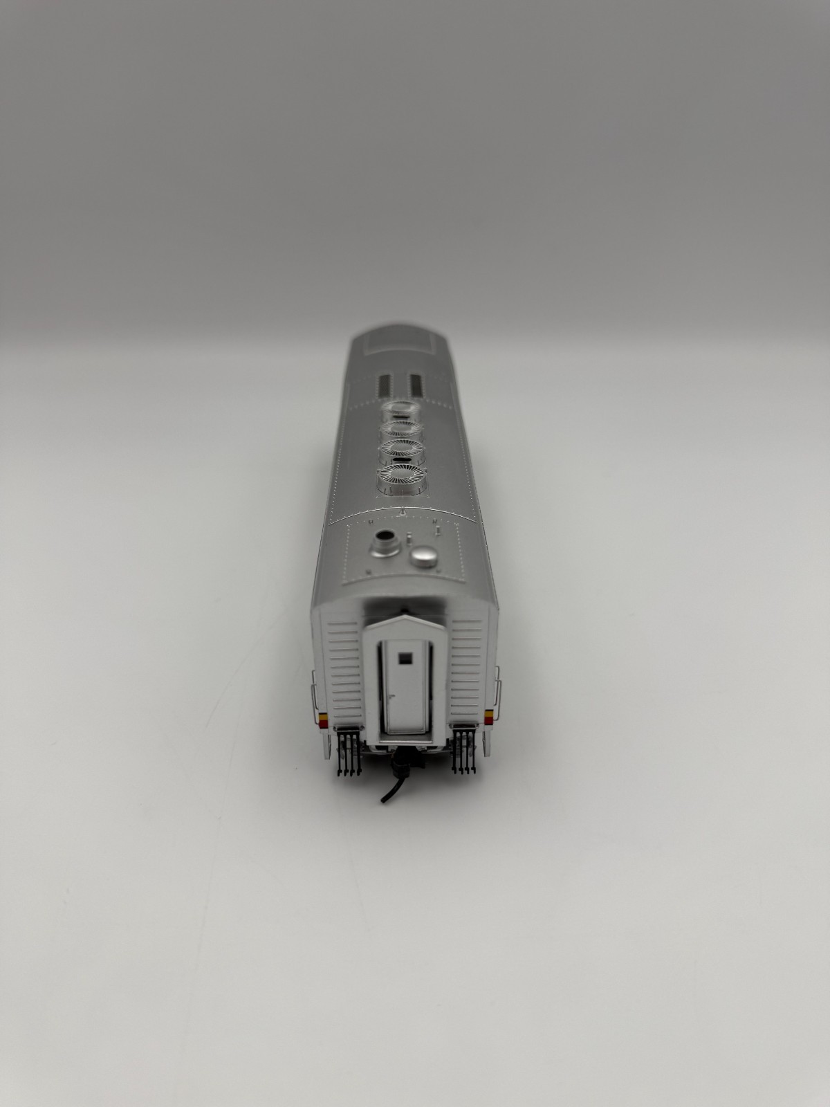 HO Walthers Proto 2000 Modernized F3B Santa Fe #16-A. Factory DCC/Sound. NIB