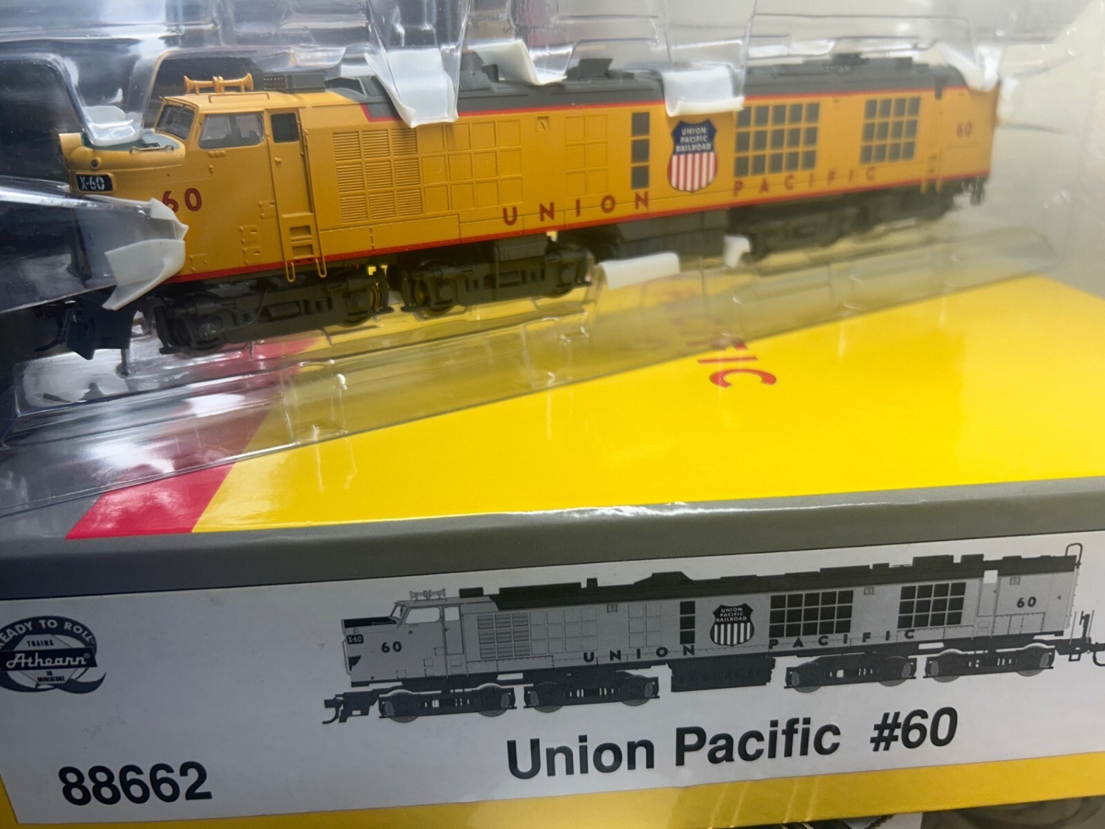 UNION PACIFIC – 1st GEN GAS TURBINE #60 LOCO – DC/DCC plug – HO Scale – NEW