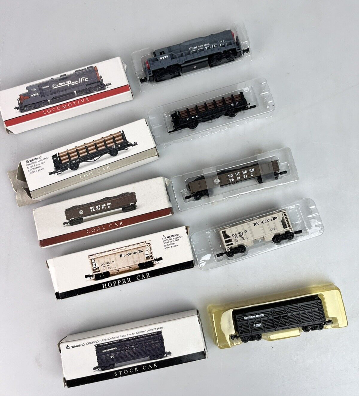 High Speed Southern Pacific Locomotive, Coal, Hopper, Stock, Log Cars
