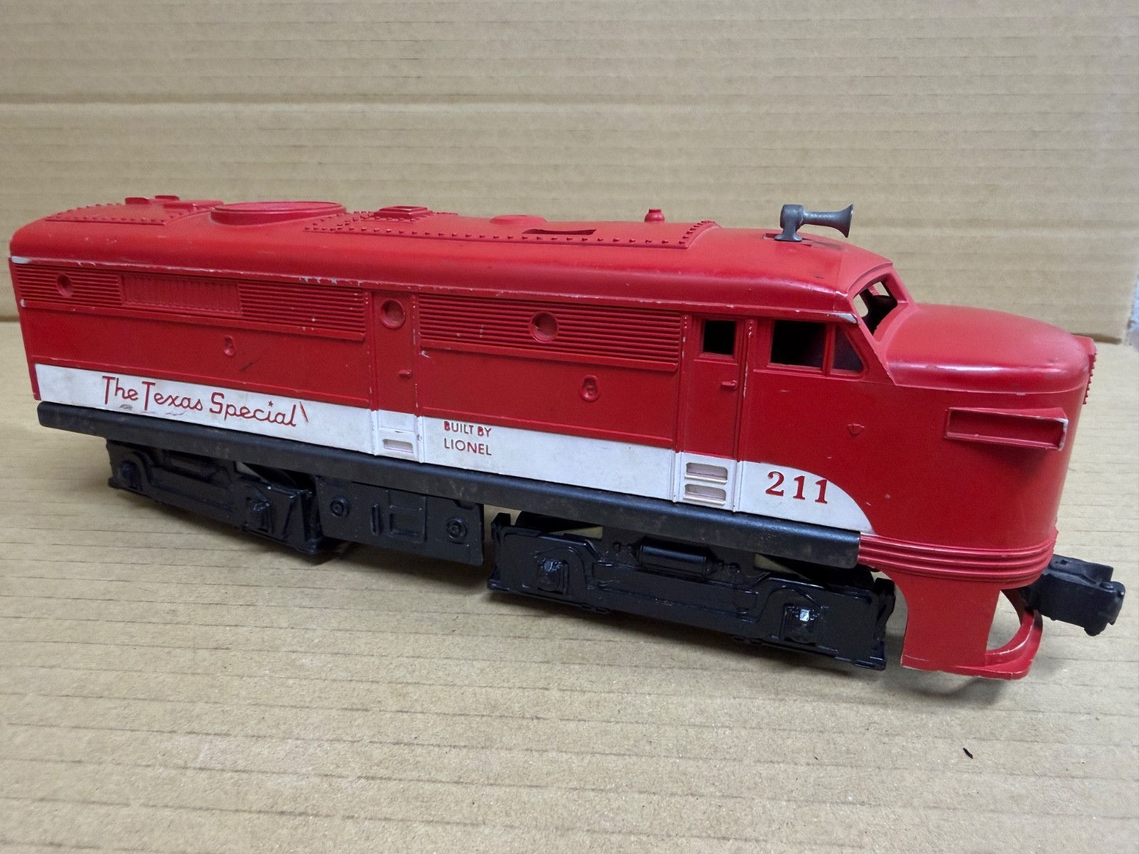 Lionel Postwar 211 Texas Special AA Red Alco Diesel Set Tested
