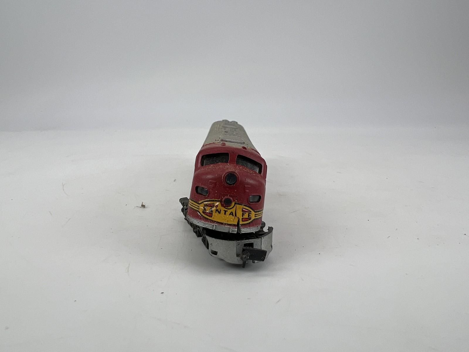 Atlas N Scale Santa Fe F9 Diesel Locomotive Untested Red/Silver Fair