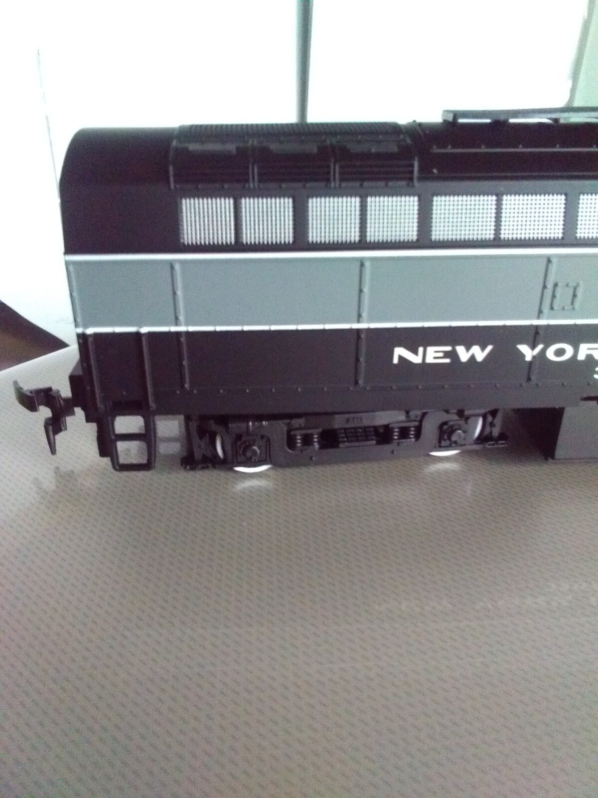ER MODELS ROCO HO TRAIN POWERED LOCO NYC #3807 SHARK NOSE DIESEL NEW DCC READY !