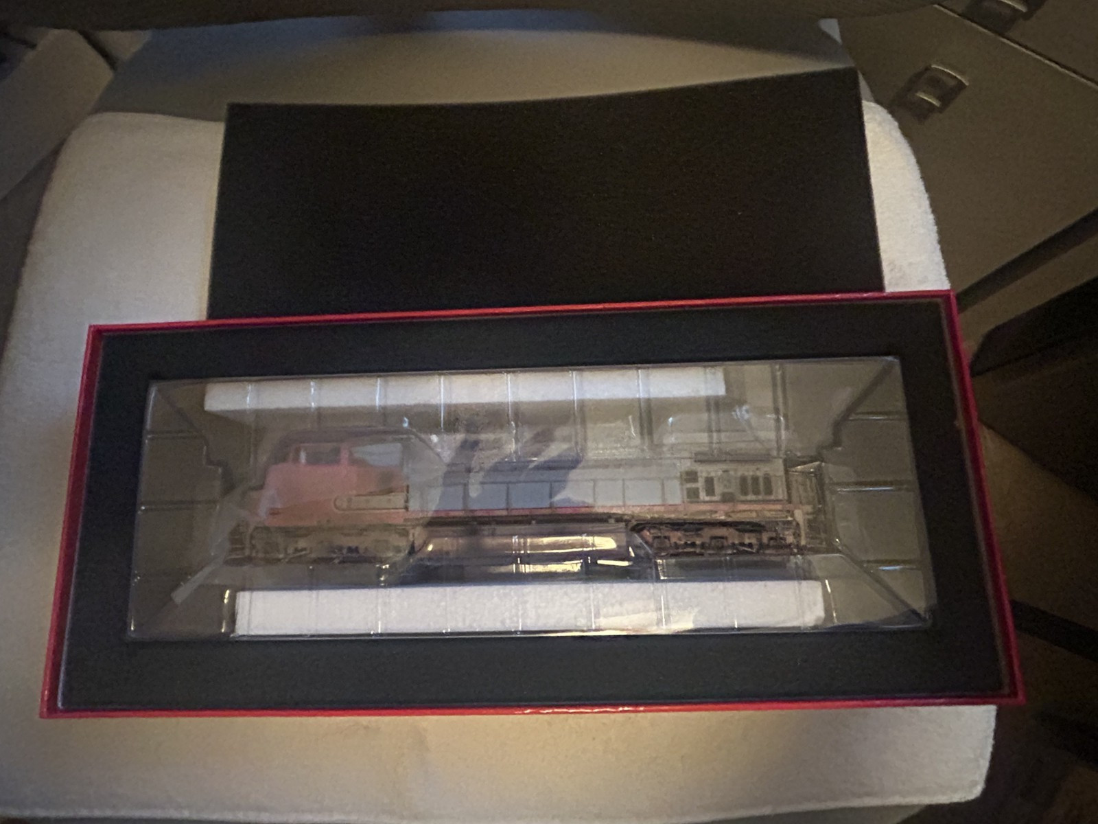 ScaleTrains HO Rivet Counter GE C44-9W BNSF #673 Ex-ATSF Warbonnet DCC Sound