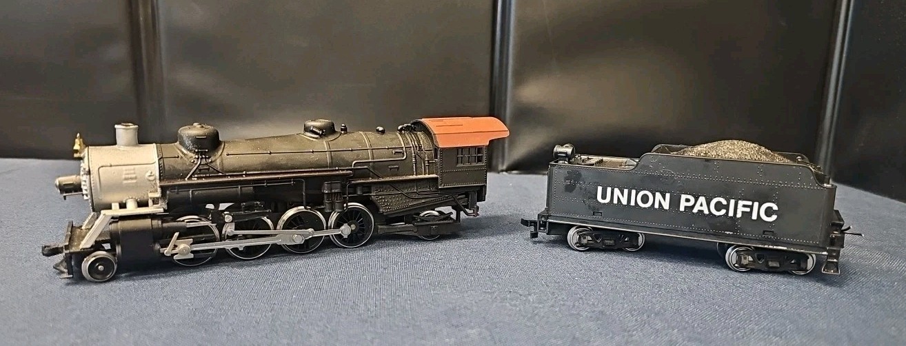 IHC Mikado Union Pacific Lines Black Locomotive M9352 W/BOX RARE 🔥👀