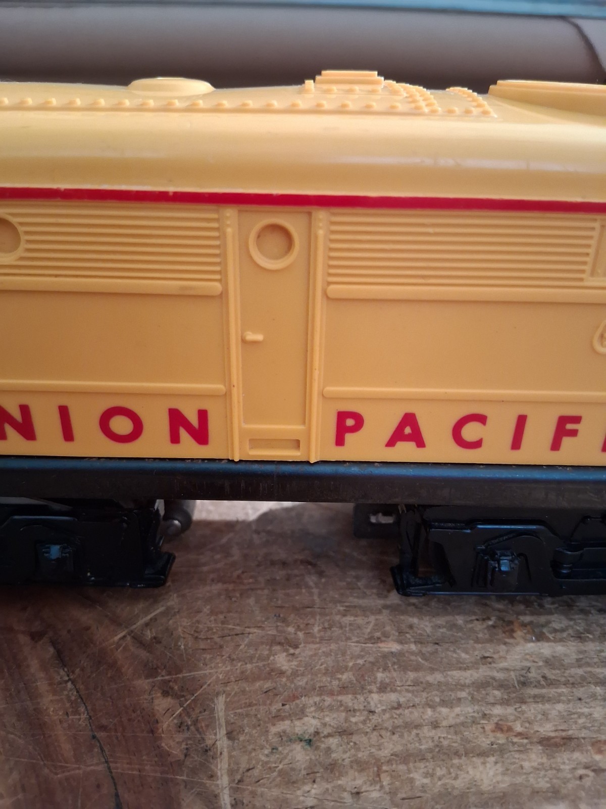 Lionel Postwar 1066 Union Pacific Yellow Alco Diesel Locomotive Plain Jane READ