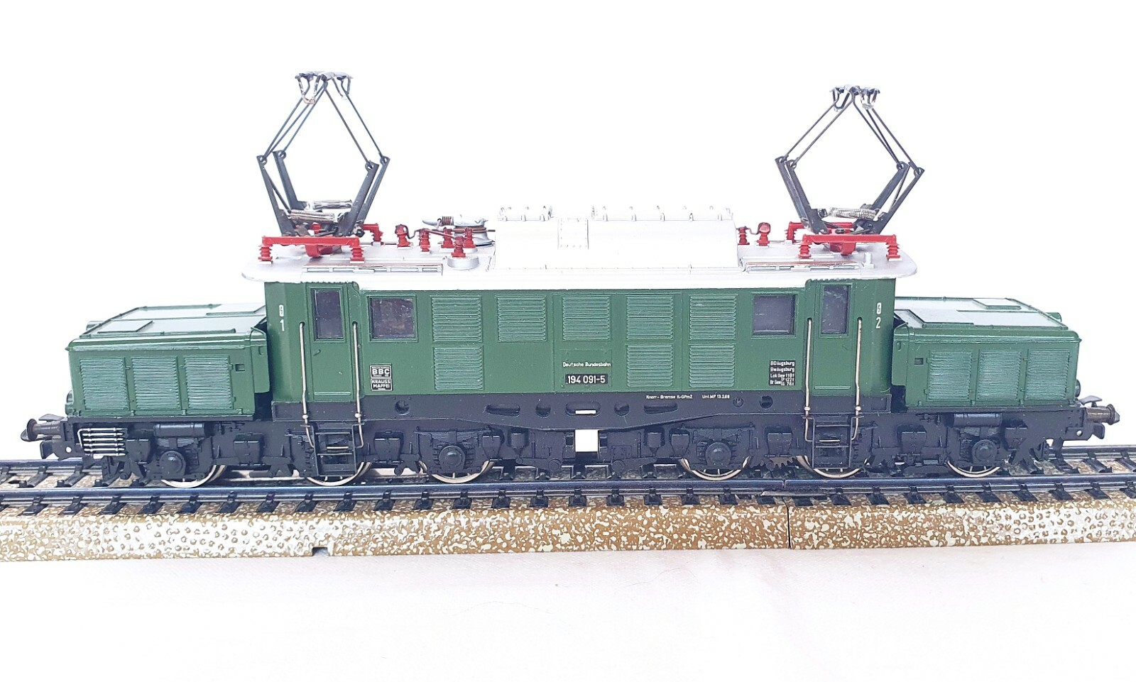 Marklin HO AC Deutsche Bundesbahn DB E-194 German “CROCODILE” LOCOMOTIVE NMIB`80