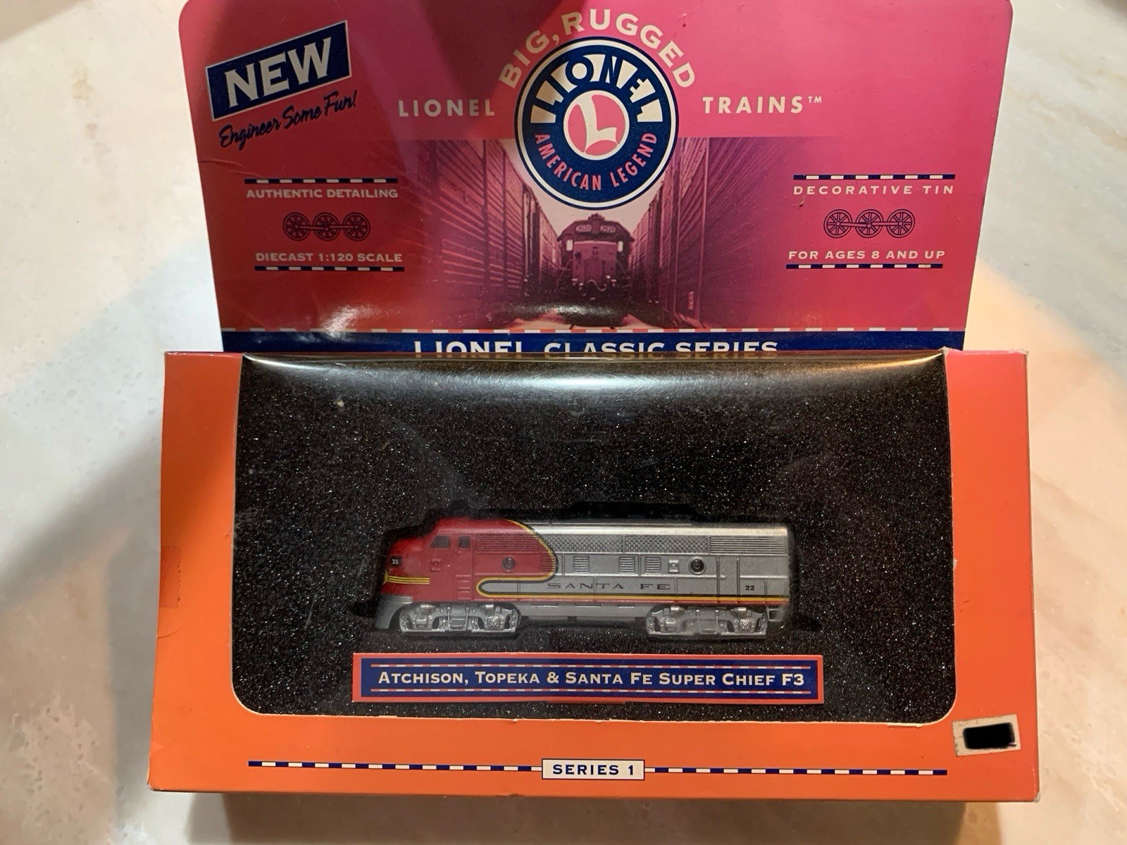 LIONEL DIE CAST SANTA FE WARBONNET F3 DIESEL ENGINE 1:120 SCALE DISPLAY TRAIN