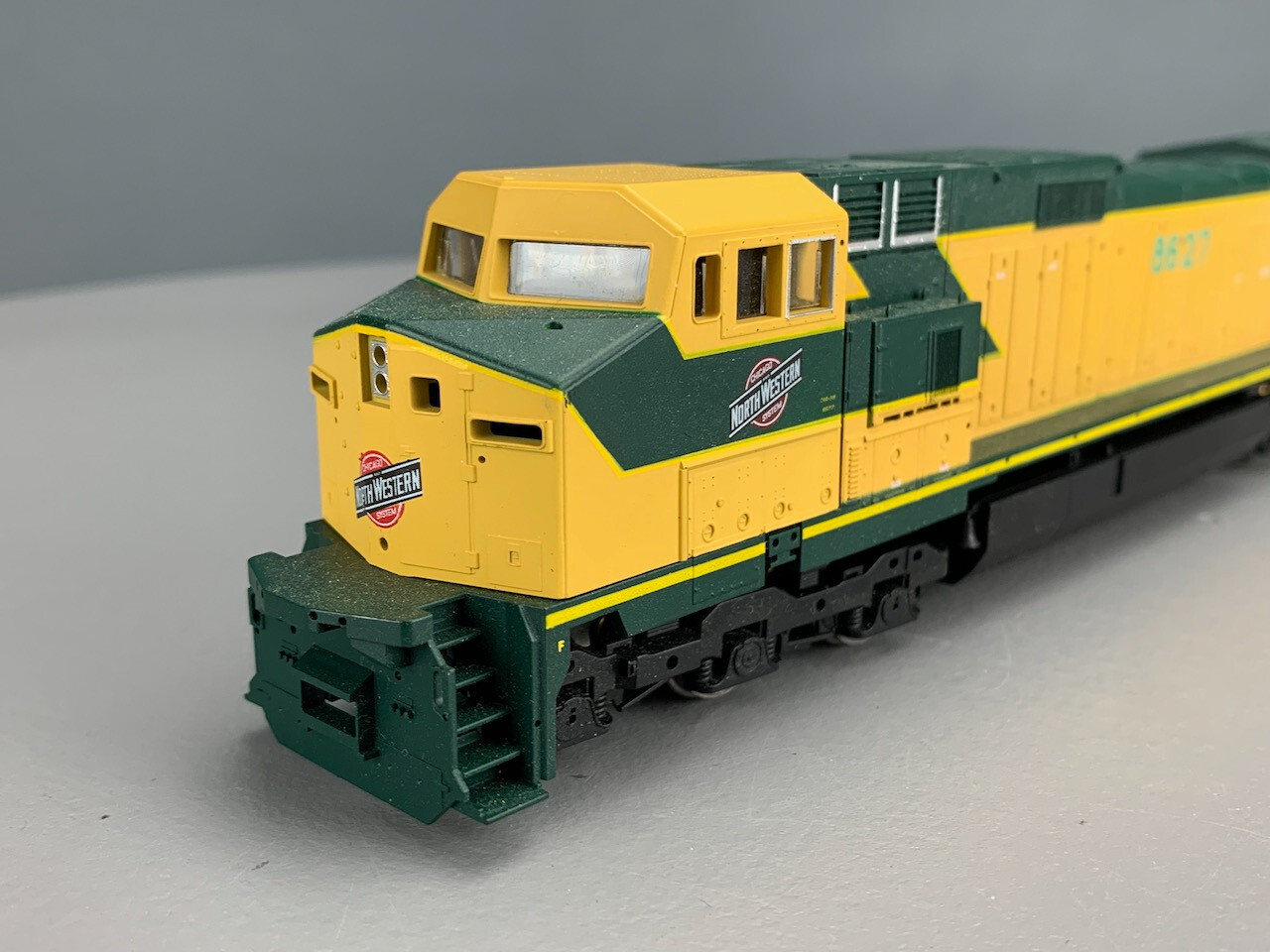 HO Athearn Blue Box 4915 C44-9W C&NW #8627 Powered NIB! HO4216