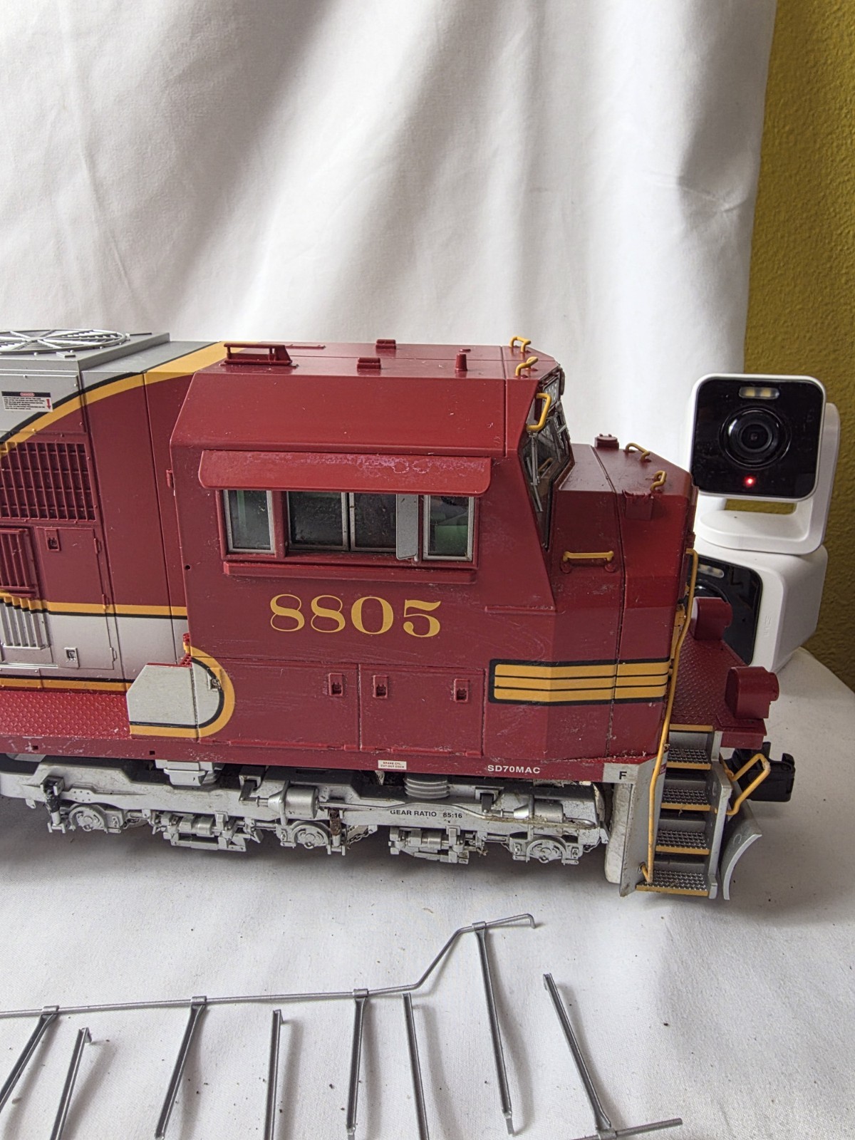 USA G scale trains SD70 Mac Santa Fe R22600 Warbonnet #8805 First Run Read Desc