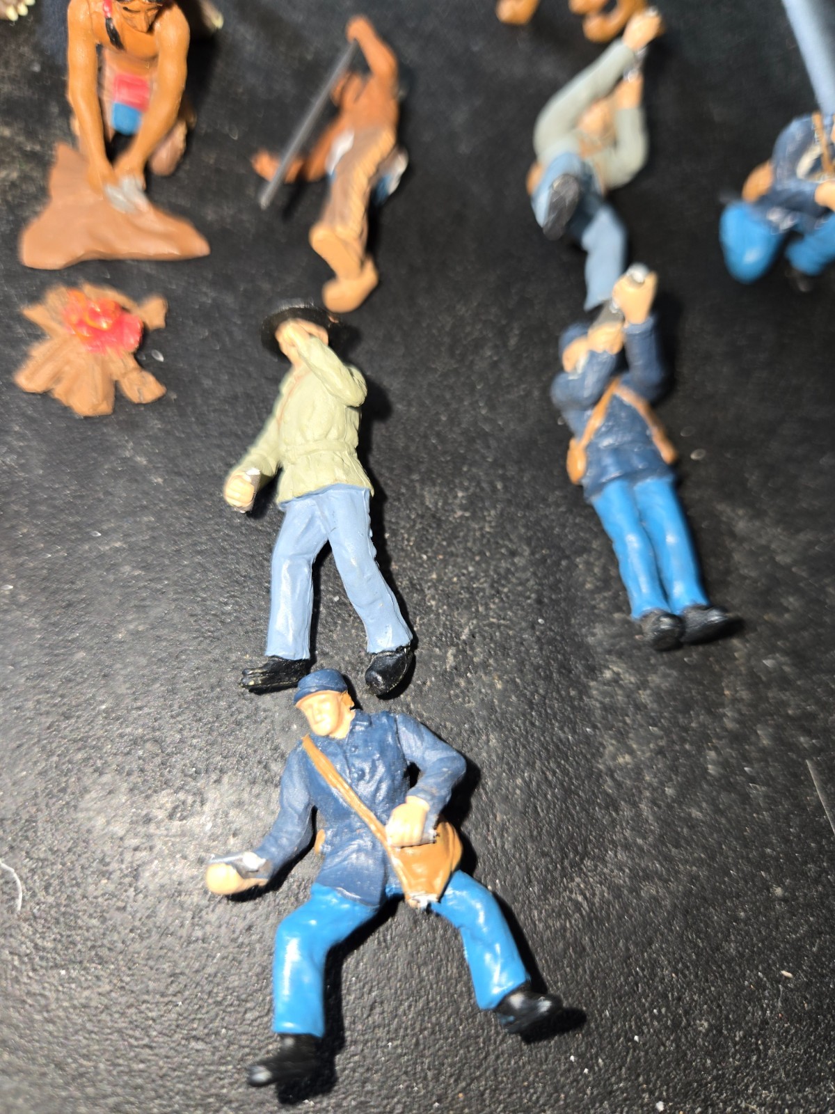 Woodland Scenics Scene-A-Rama Scene Setters Civil War Soldiers & Native American