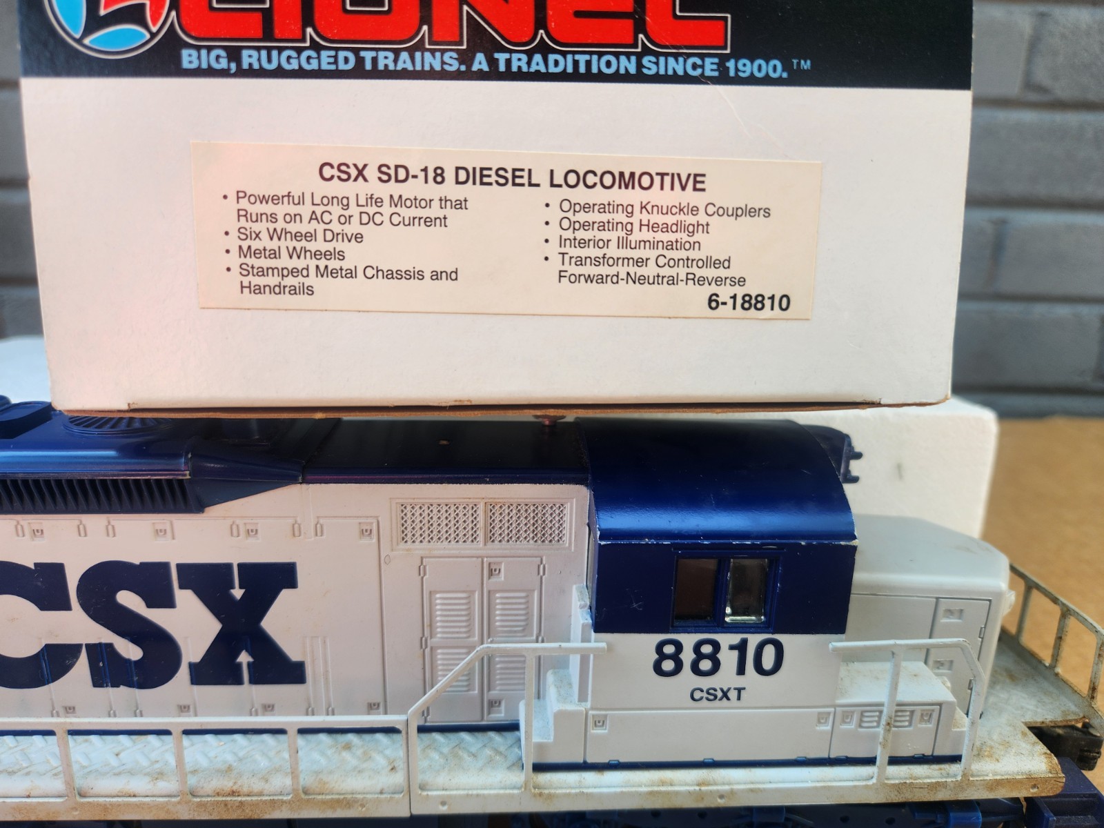 Lionel 6-18810 CSX SD18 Diesel Switcher Locomotive #8810 w/Horn & Original Box