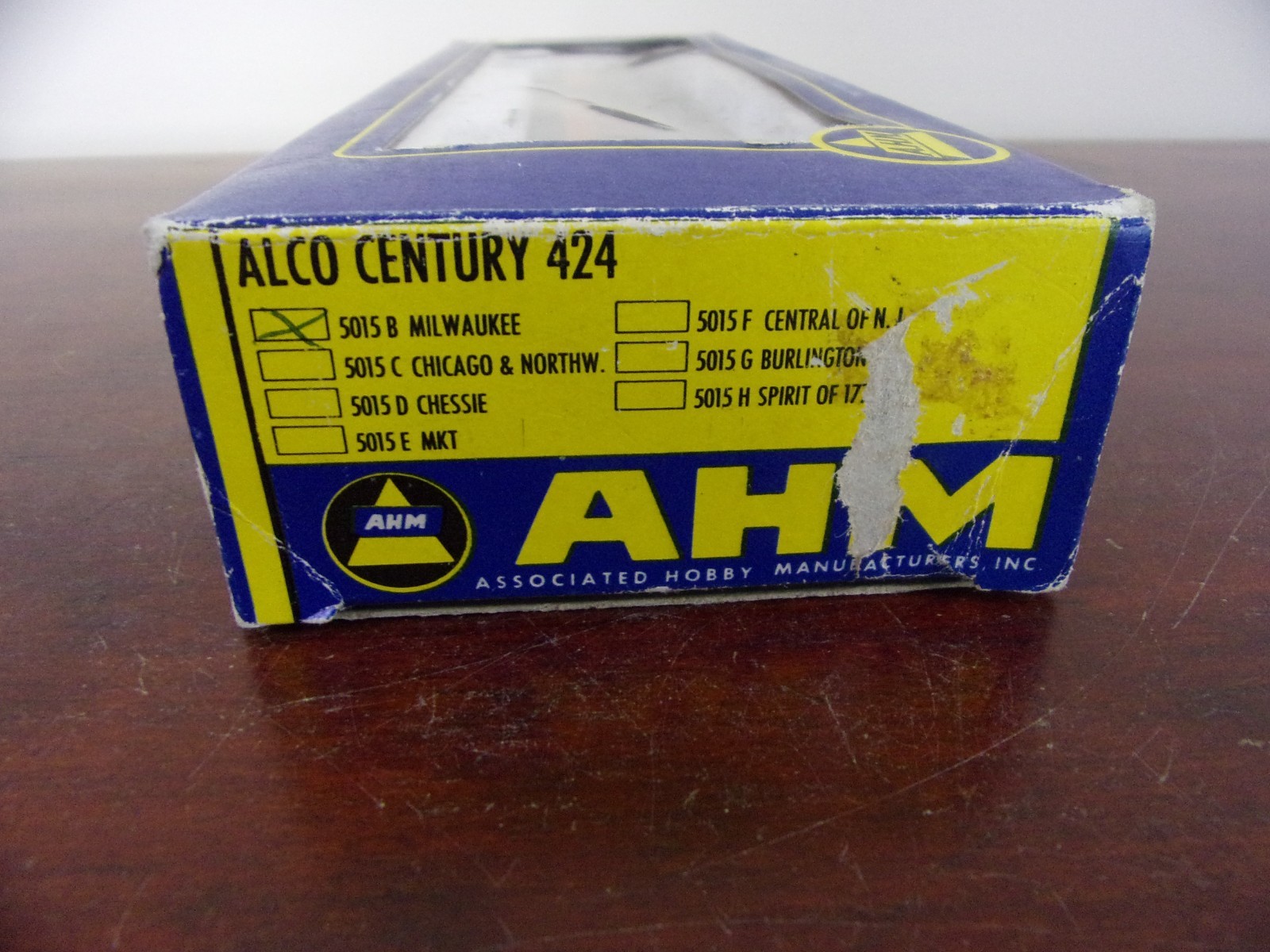AHM Alco Century 424 Milwaukee Road HO Scale Locomotive