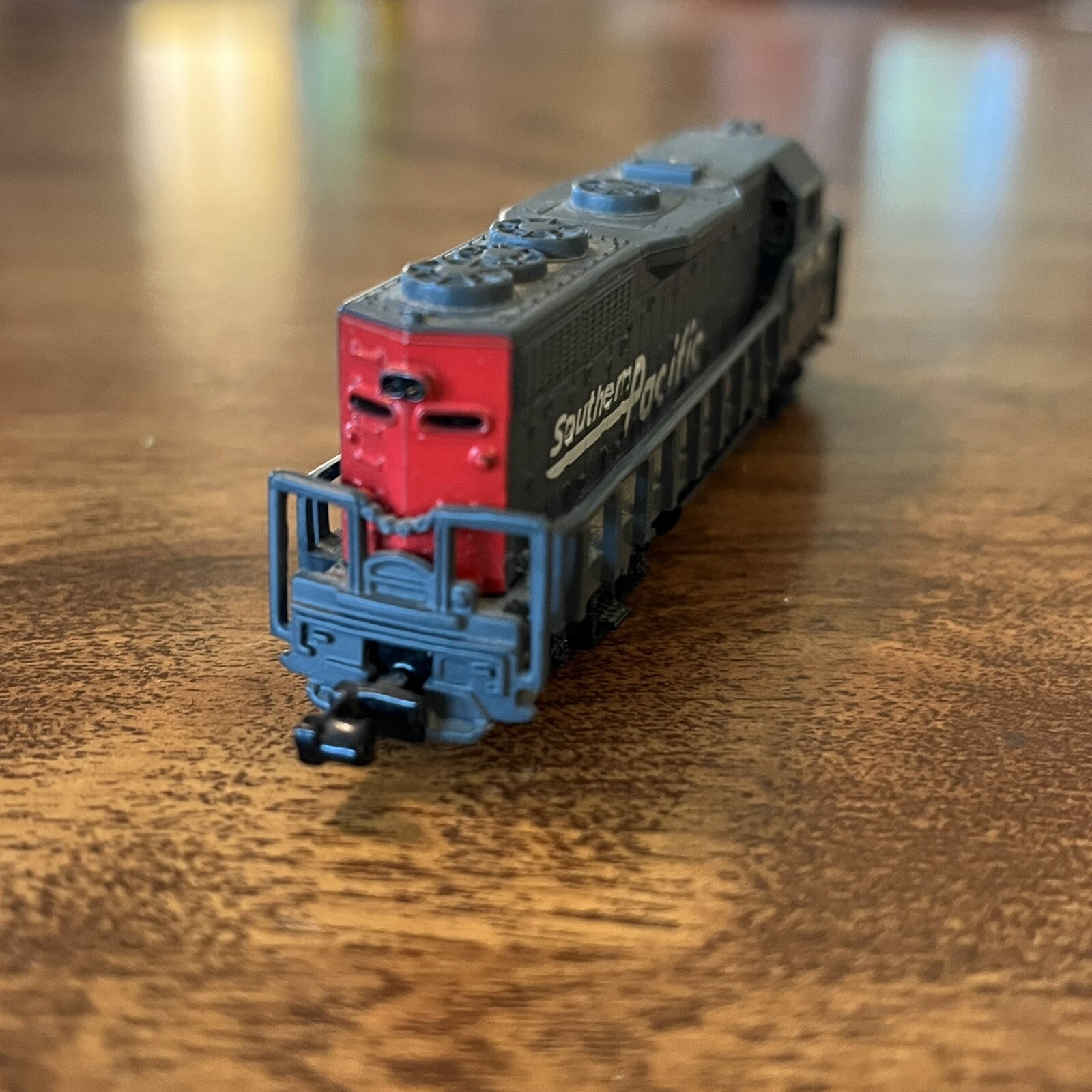 Southern Pacific Diesel Locomotive #9725 Model No 418 Dummy High Speed N Scale