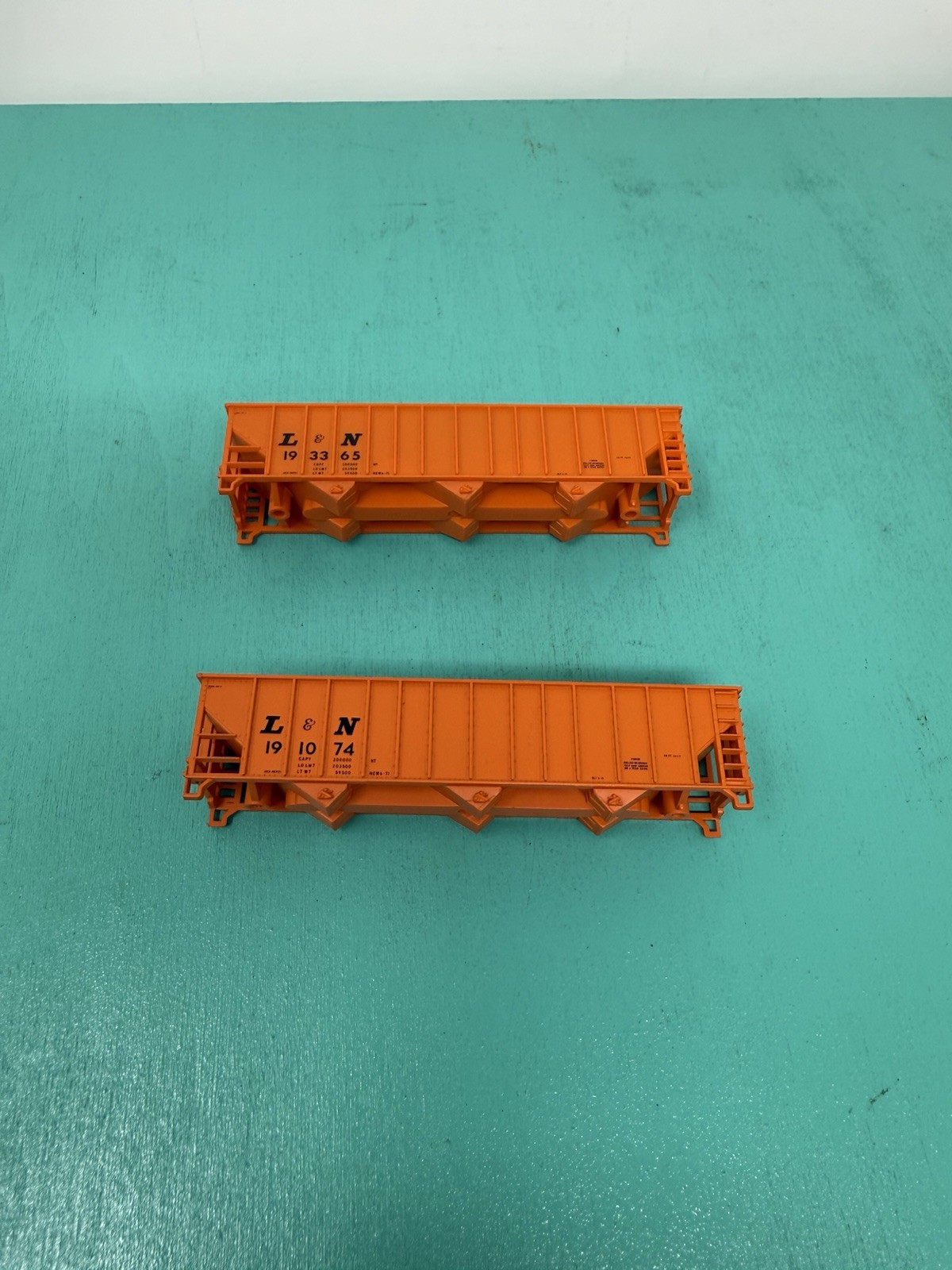 Atlas N – TM 90 Ton Hopper – No Trucks/Package – L&N Set Of 2