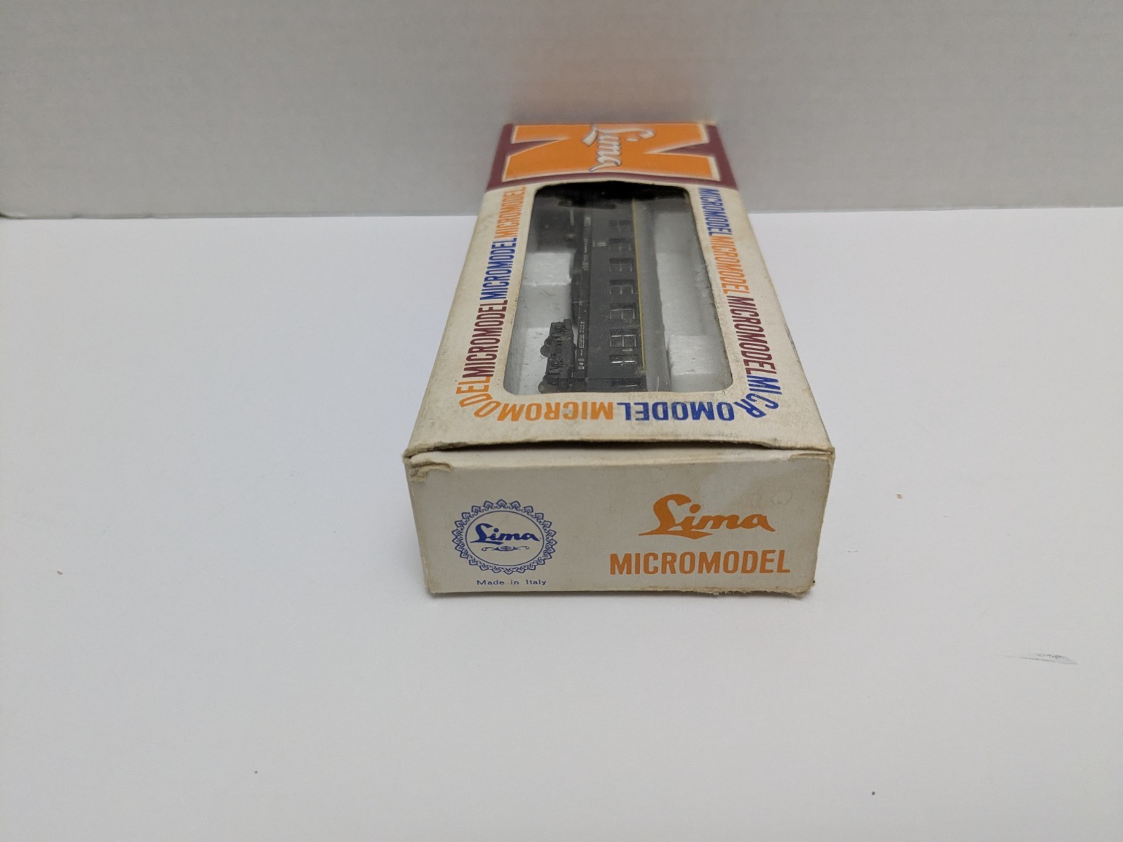 Lima N Scale 13 window Italian Passenger Car