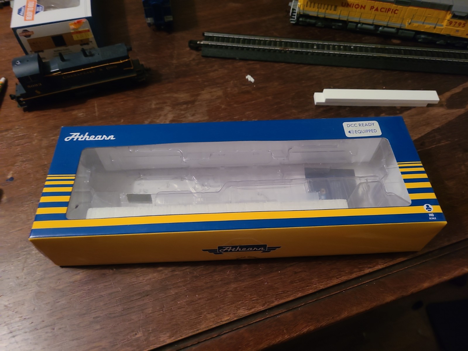 Athern HO Scale DCC+Sound UP 9-44CW With Lights And Knuckle Couplers