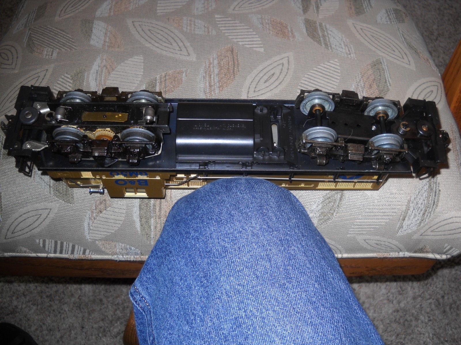 👍-LIONEL-CHESSIE SYSTEM B&O GM-50 DIESEL LOCOMOTIVE “GOLD” NO BOX-IN STYROFOAM