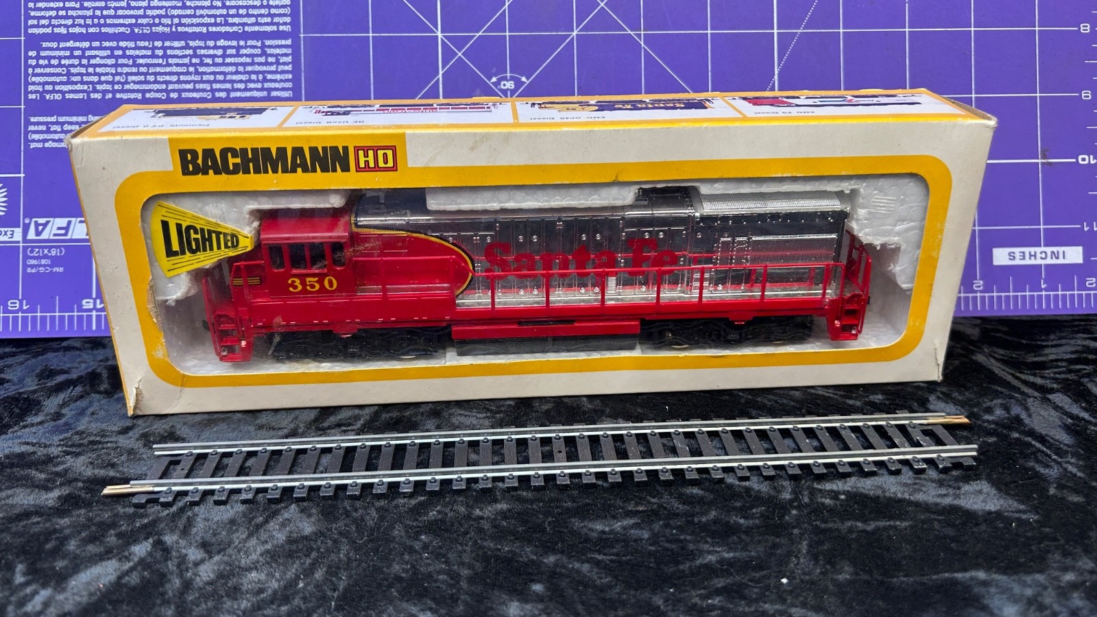 Bachmann HO Santa Fe #350 Chrome GE U36B Diesel Locomotive Lighted w/Box, bin2