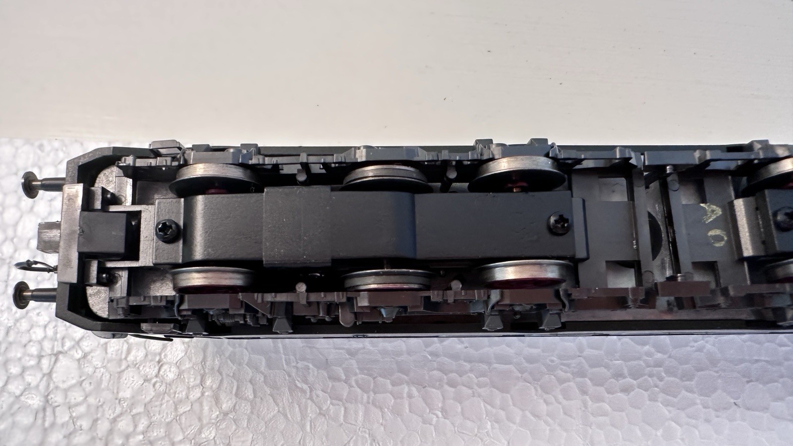 Roco HO 43584 electric locomotive of the DB class E 50 – very good /w box
