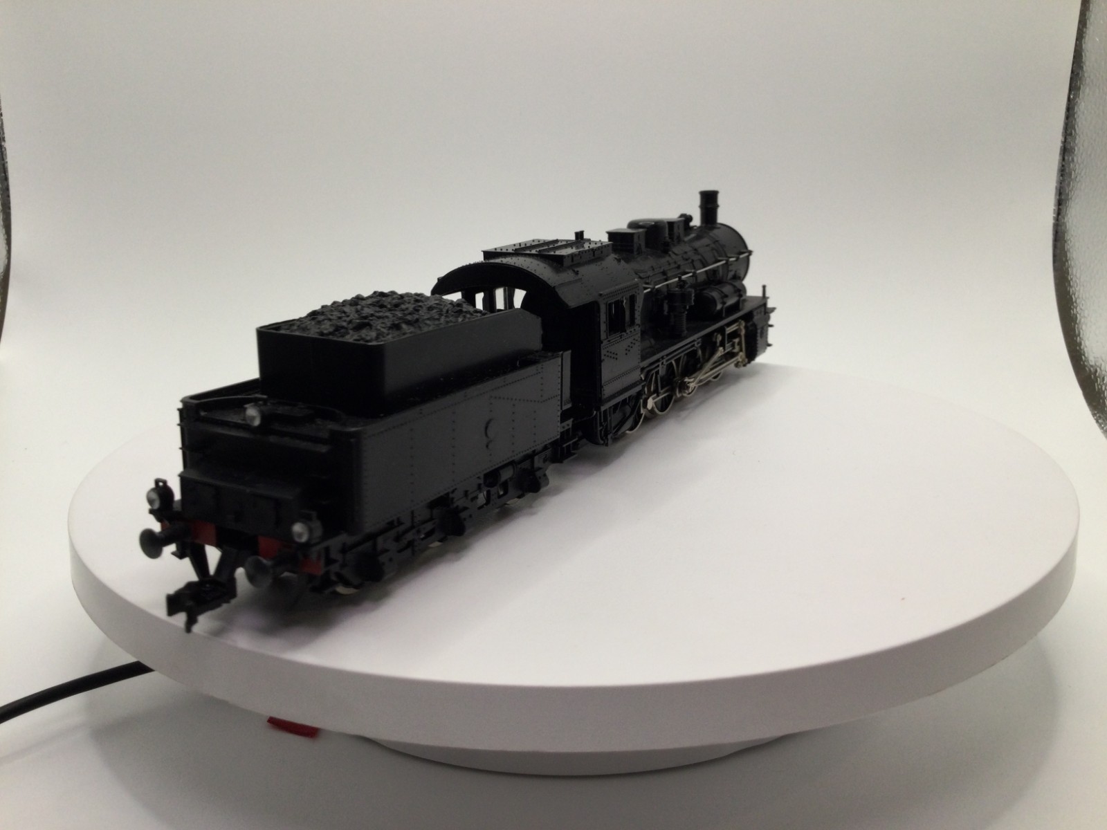 Fleischmann 4146 HO Scale SNCF 0-8-0 Steam Locomotive & Tender