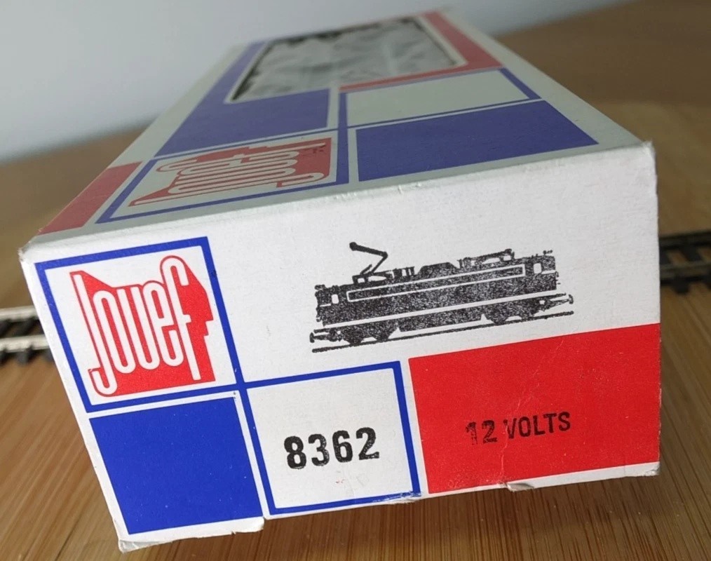 Jouef 8362 HO gauge SNCF BB 25500 electric loco in green livery
