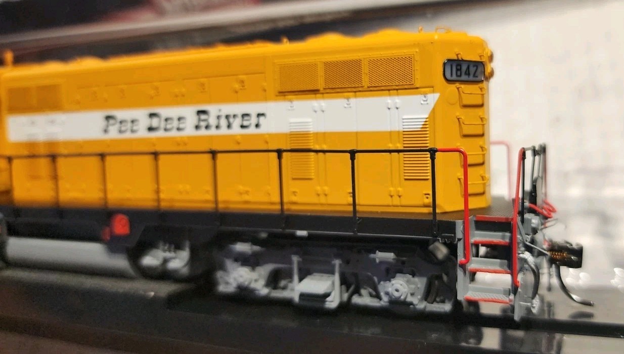 InterMountain HO Scale GP16 Diesel PEE DEE RIVER #1842 DCC/SOUND