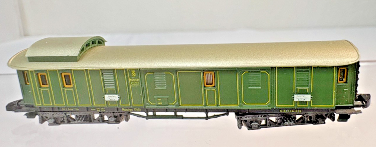 Z Scale Marklin Mini-Club 8102 K.Bay.Sts.B Bavarian S3/6 4-6-2 Loco & Passenger