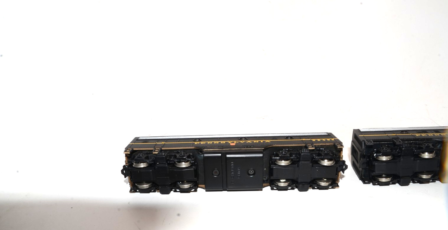 Bachmann Plus EMD F7A & EMD F7B PRR#9651A PRR #9648B No. 31215 No. 31217 NOS