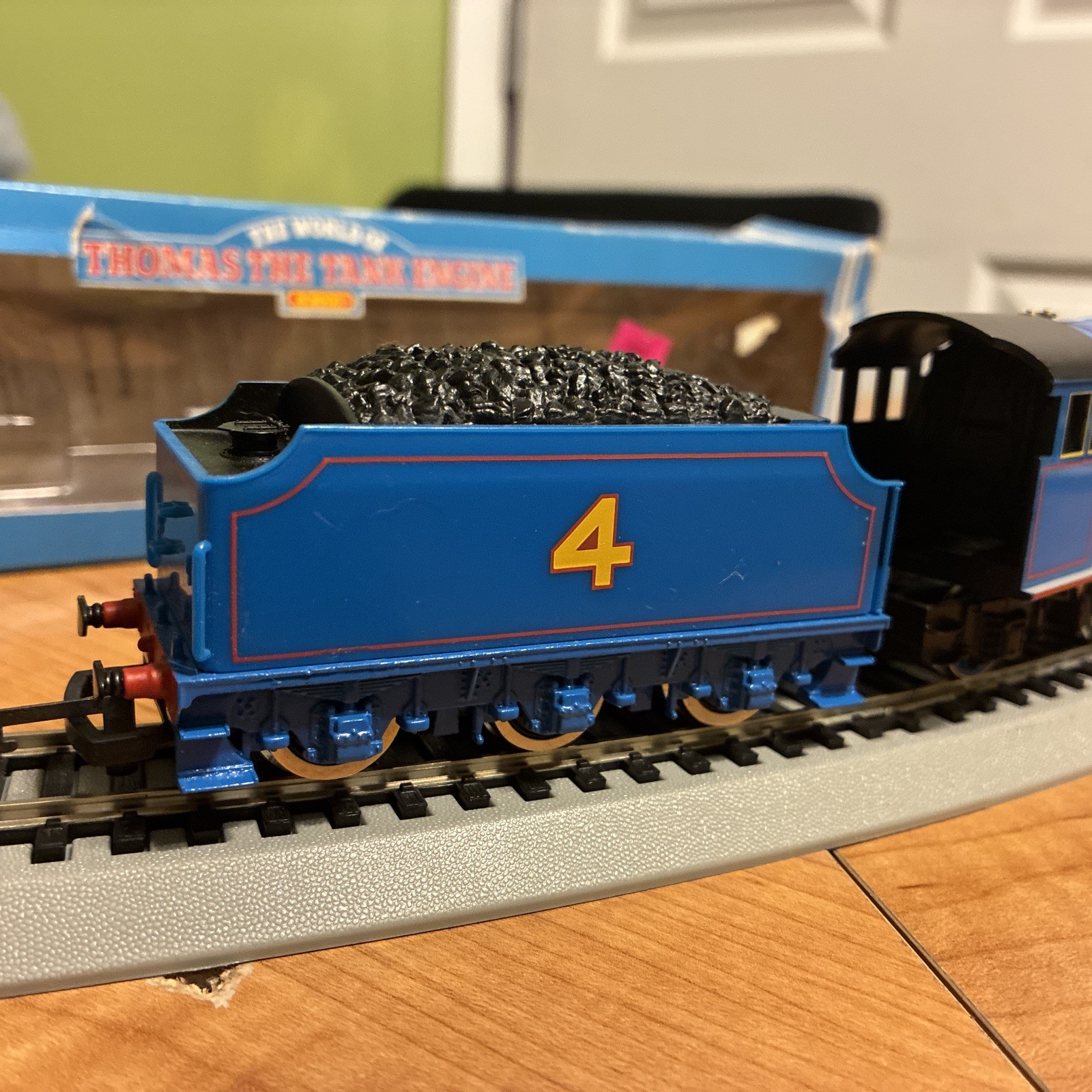 Hornby R383 Gordon The Big Blue Engine No.4 Thomas The Tank Engine OO Boxed