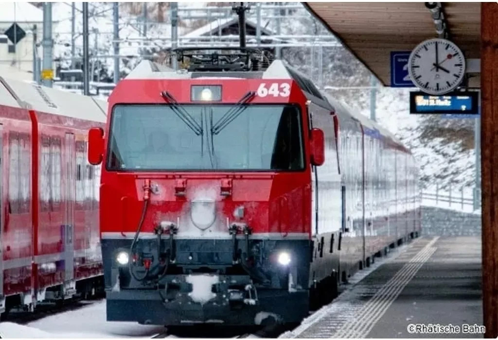 KATO 3101-7 N Scale Alpine Locomotive Ge4/4-Ⅲ 643 RhB Logo Railway Model Red