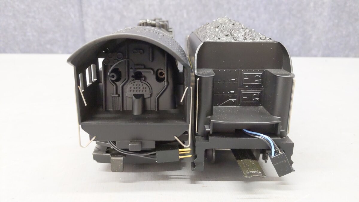 Lionel 6-18006 O Gauge Reading T-1 4-8-4 Steam Locomotive & Tender #2100 EX/Box