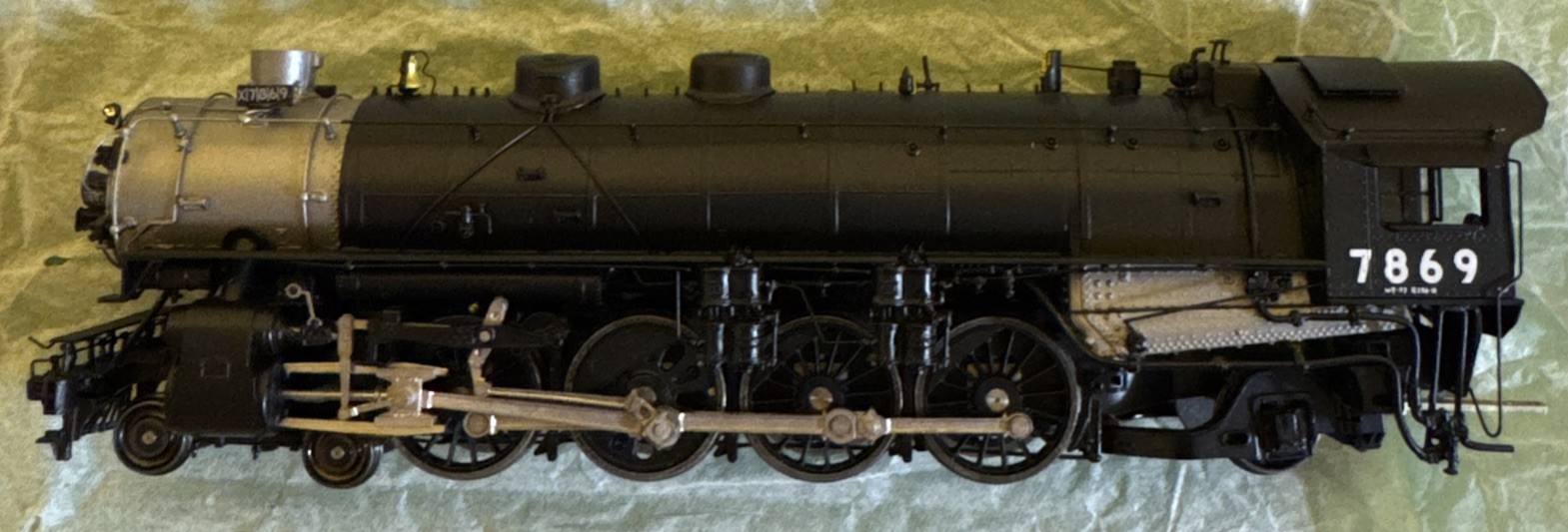 UP 4-8-2 MT 15,000 Gallon Tender Factory Paint Lettered Lights #7869 OMI: 1562.1