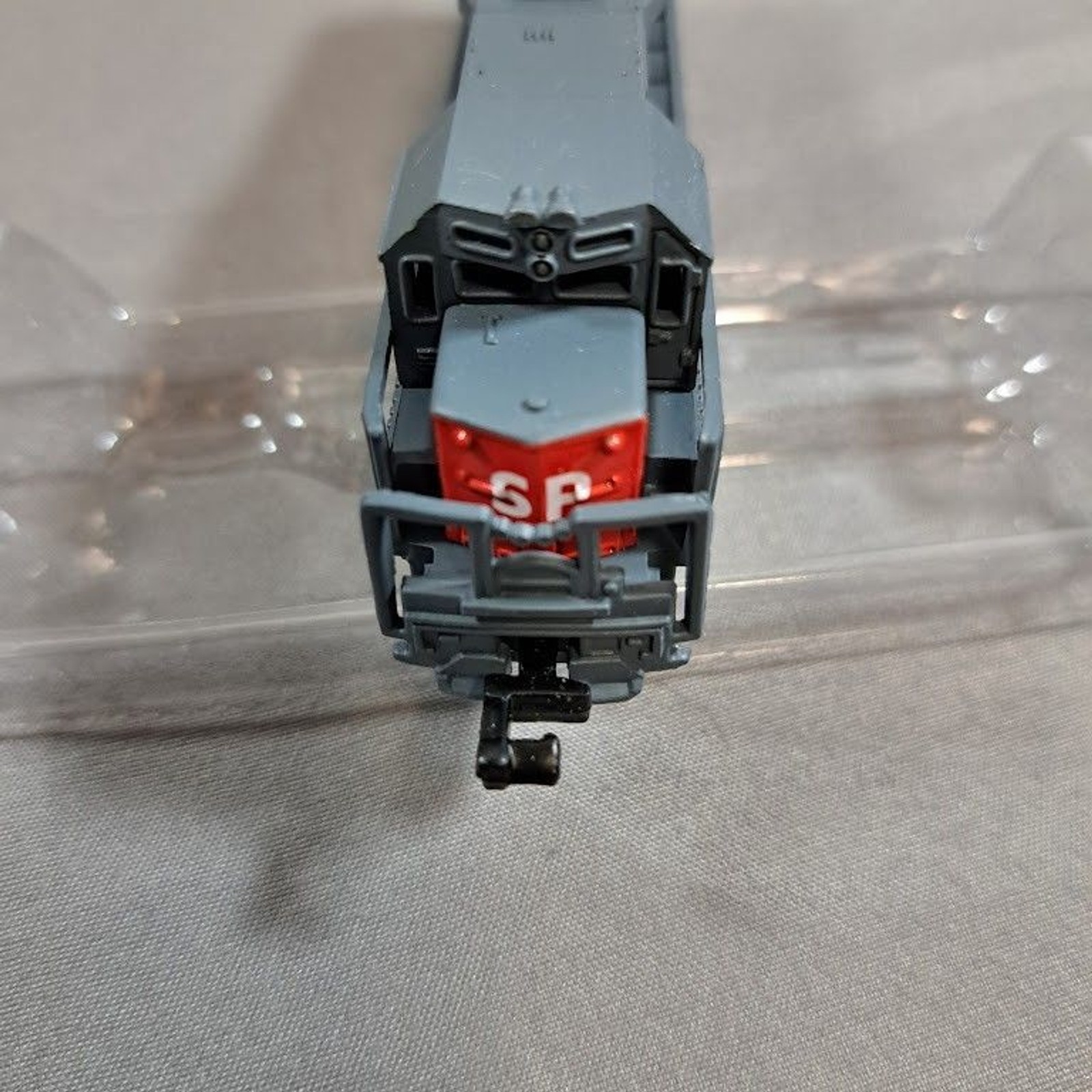 Southern Pacific Locomotive 9725 New Never Used Still in box 4″ N Scale