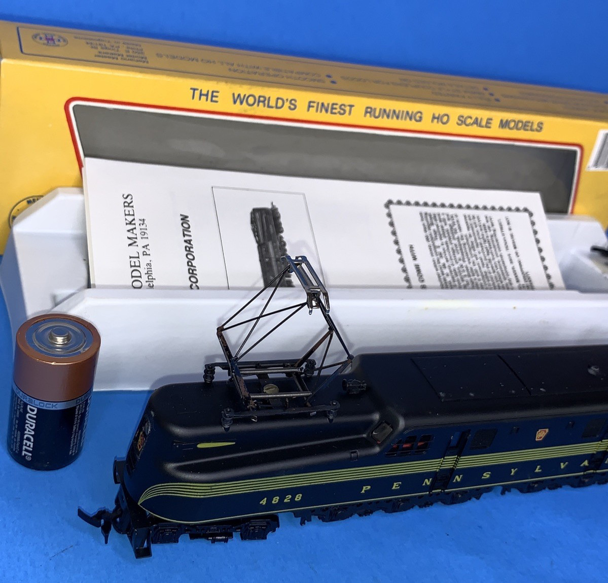 Mehano Pennsylvania Engine #4828 GG-1, In box, Nice condition Black