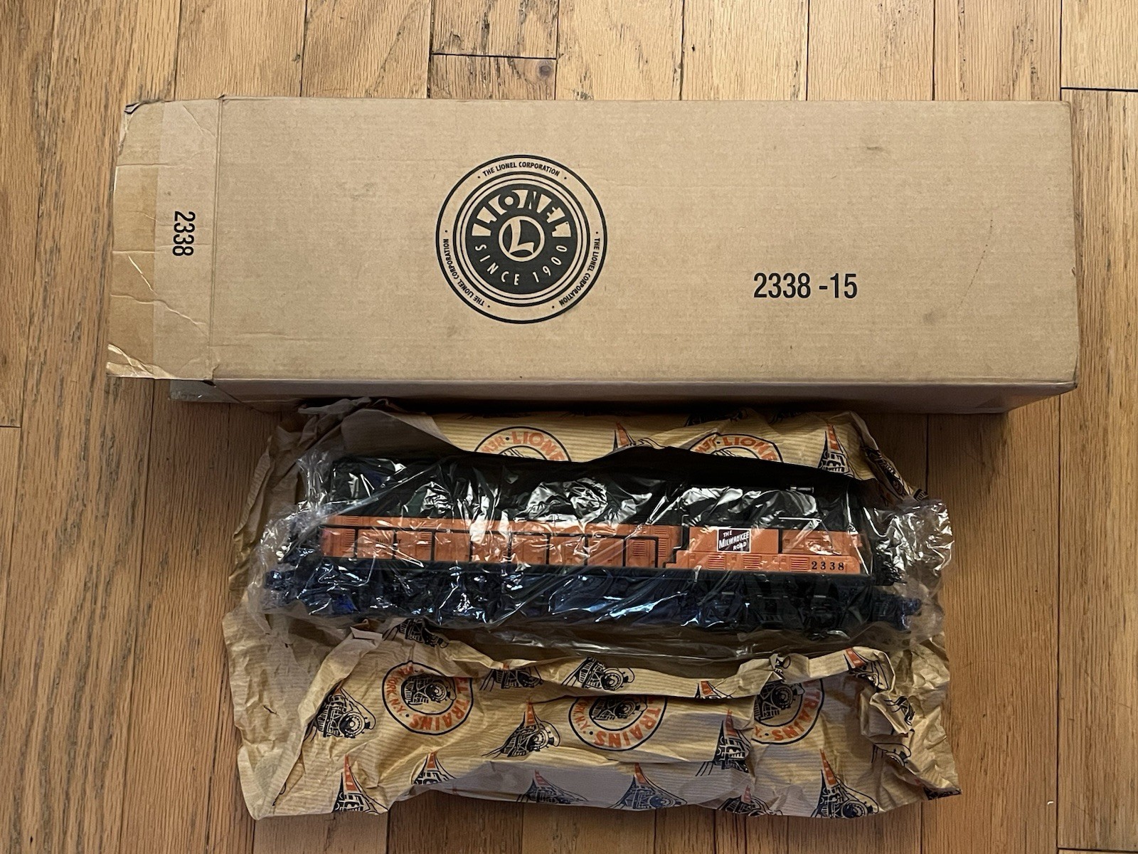 Lionel Re Issue 2338 – 15 Milwaukee Road GP 9 Diesel Locomotive New In Box