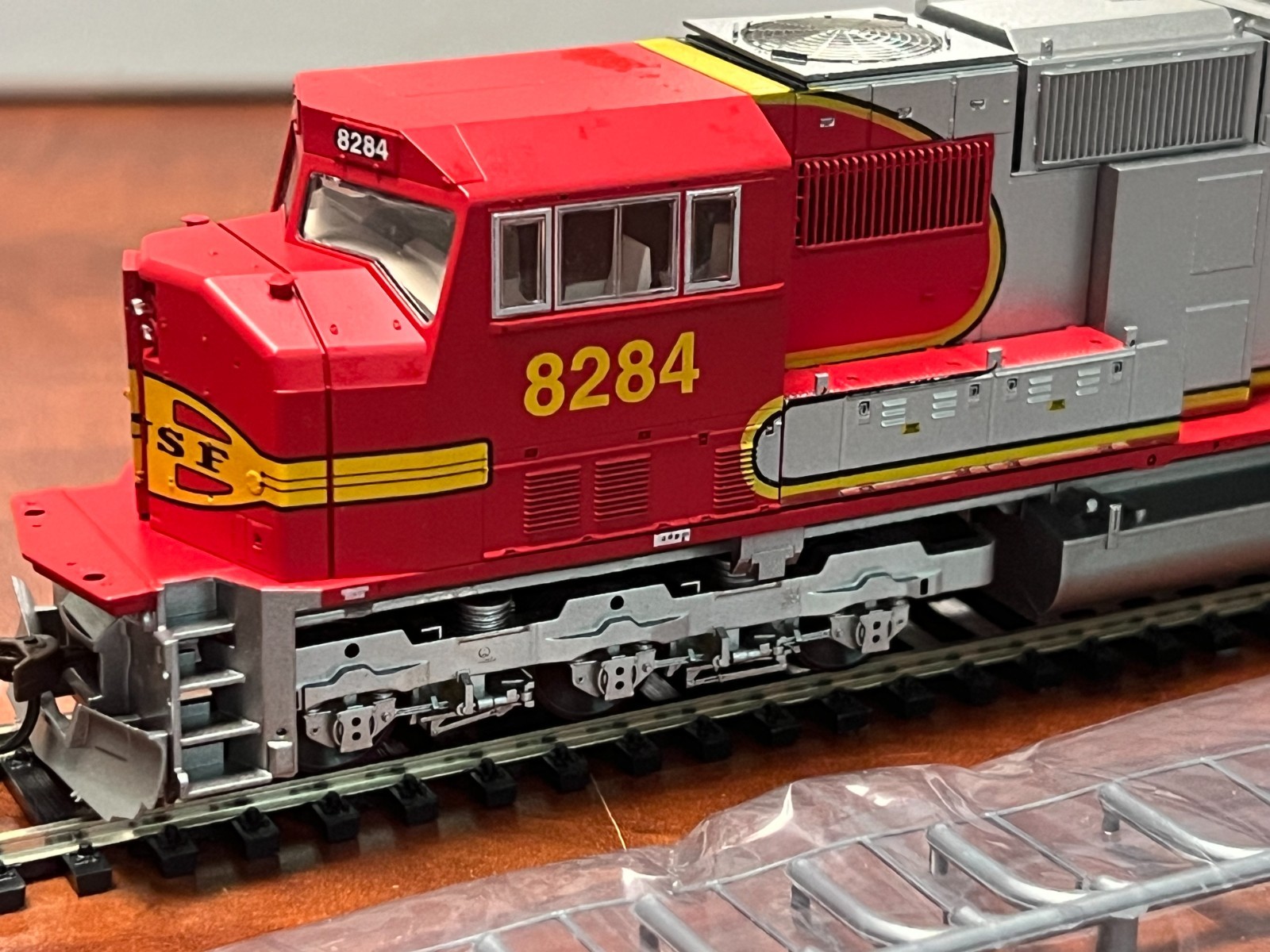 BNSF SD75I Locomotive – Rd# 8284 – Athearn Genesis (G6147) HO scale – NIB