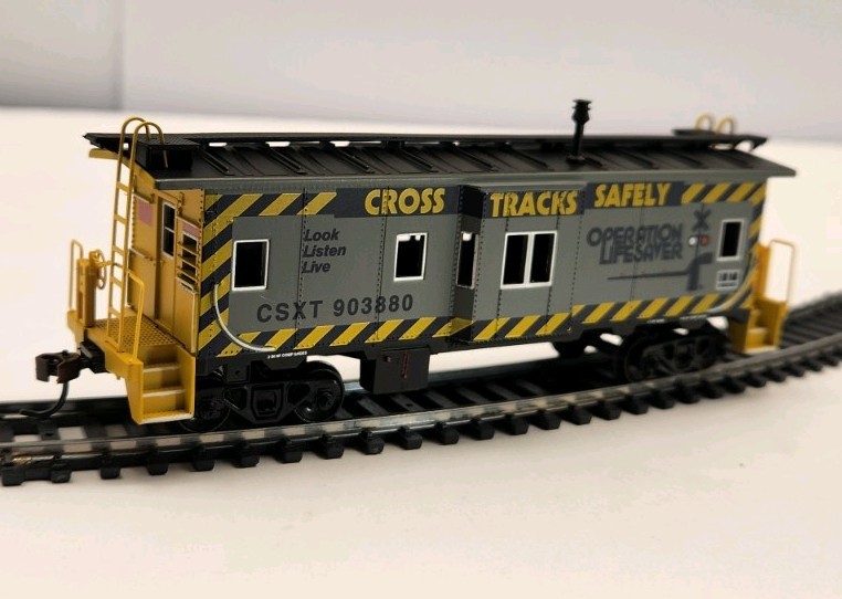 ATHEARN HO 7453 BW CABOOSE CSX-ORB 903880 MINT B46
