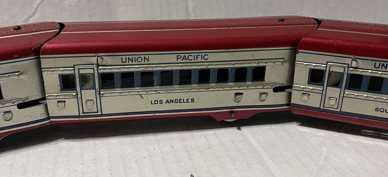 1950-MARX UNION PACIFIC M10005 LITHO TIN TOY TRAIN SET-LOCOMOTVE & 3 CARS