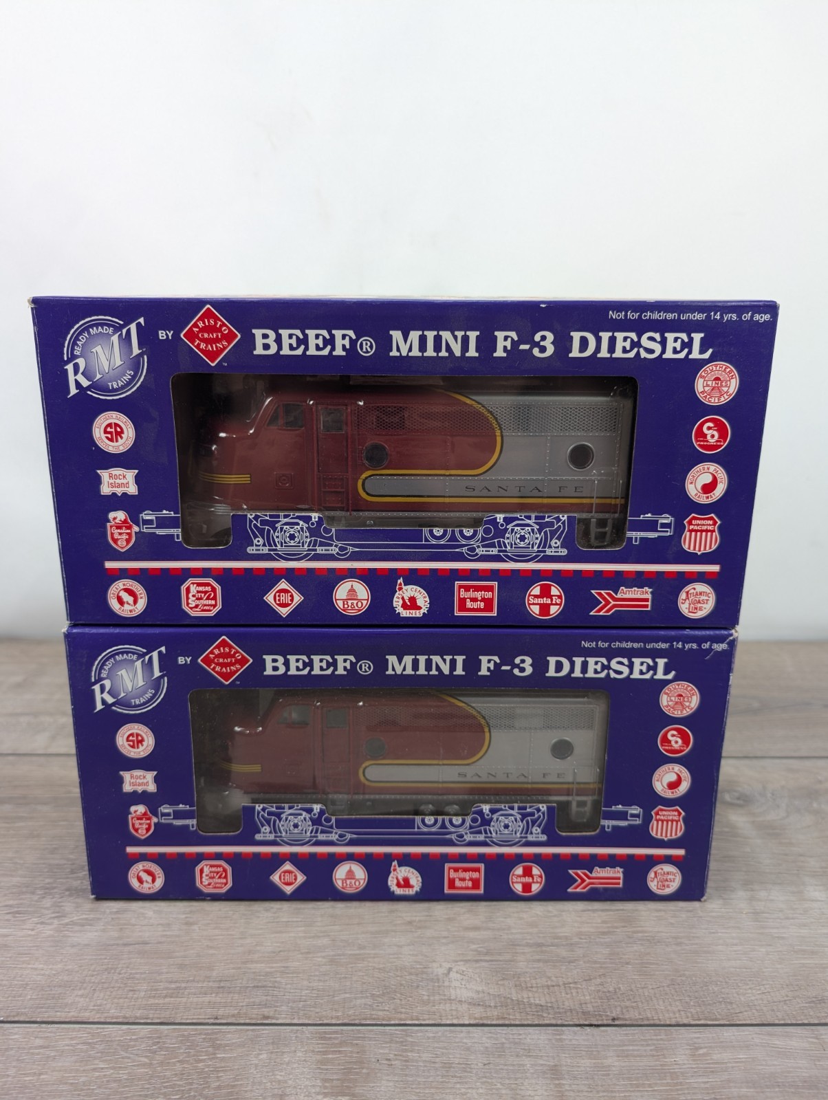 RMT 92614 O Gauge Santa Fe F3 AA BEEF Diesel Locomotive Train Set #23/24