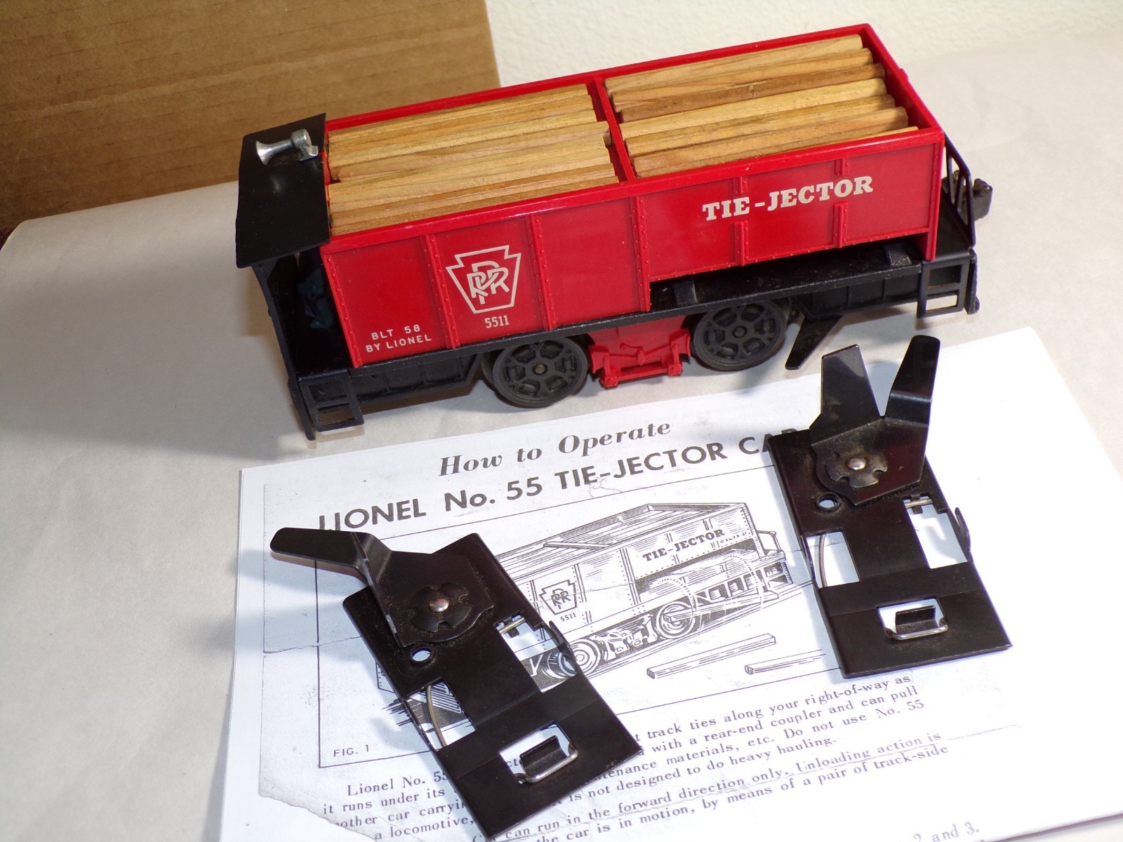 Lionel Original Vintage Postwar 55 Tie-Jector Runs Great Rarer Version with Slot