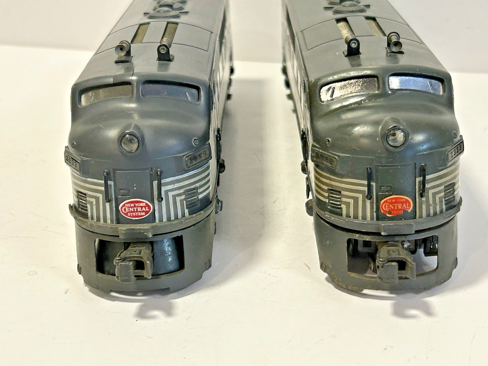 VERY RARE LIONEL #2333 LOCOMOTIVE & DUMY “NEW YORK CENTRAL” TESTED – RUNS GREATE