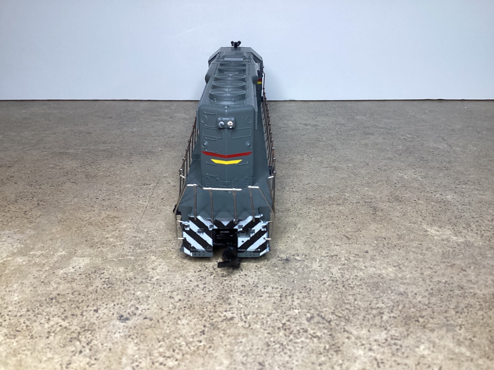 Clean Athearn Family Lines L&N SD40-2 HO DC Powered