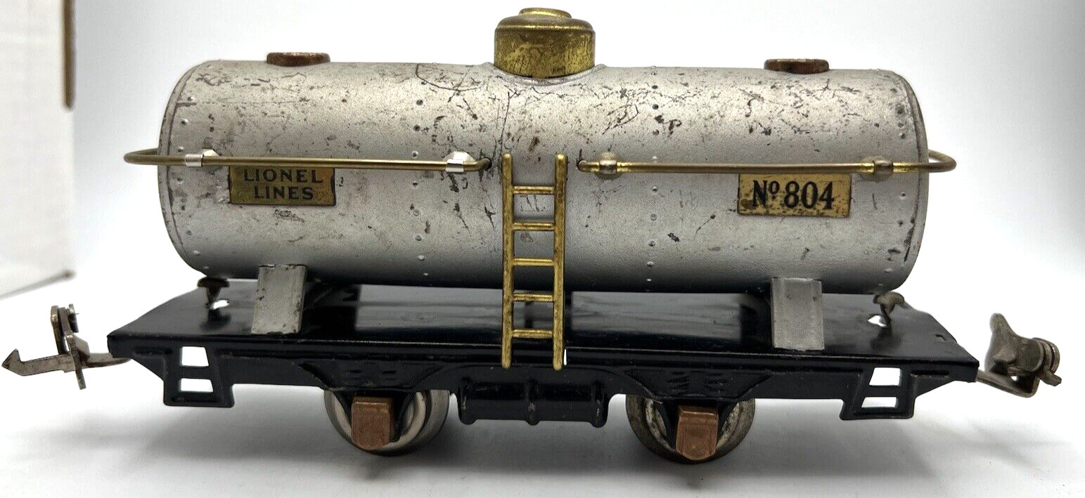 LIONEL LINES No. 804 VINTAGE DIE CAST METAL TANKER CAR O GUAGE