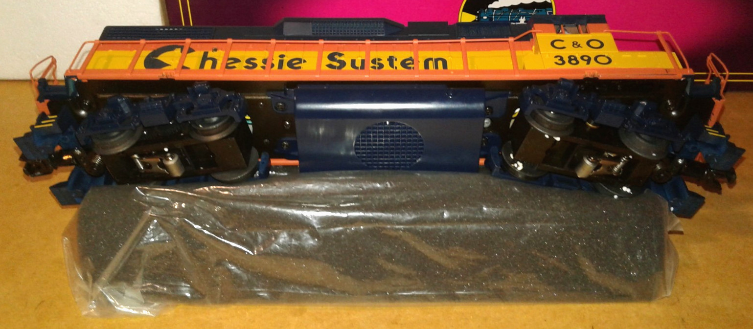 O 3-RAIL MTH EMD GP38-2 CHESSIE SYSTEM C&O #3890 20-2186-1 PROTOSOUND