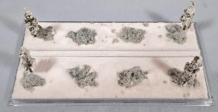 Z SCALE -SINGLE TRACK 8″ -DISPLAY CASE -“WINTER SCENE” FOR ANY Z TRAINS