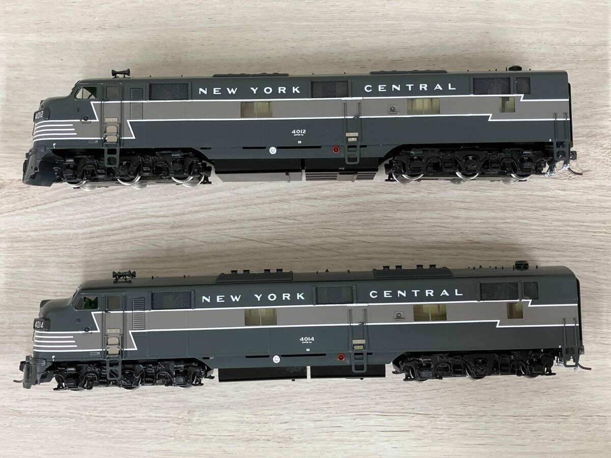 Challenger Imports New York Central EMD E7A E7A Locomotive Set HO Scale